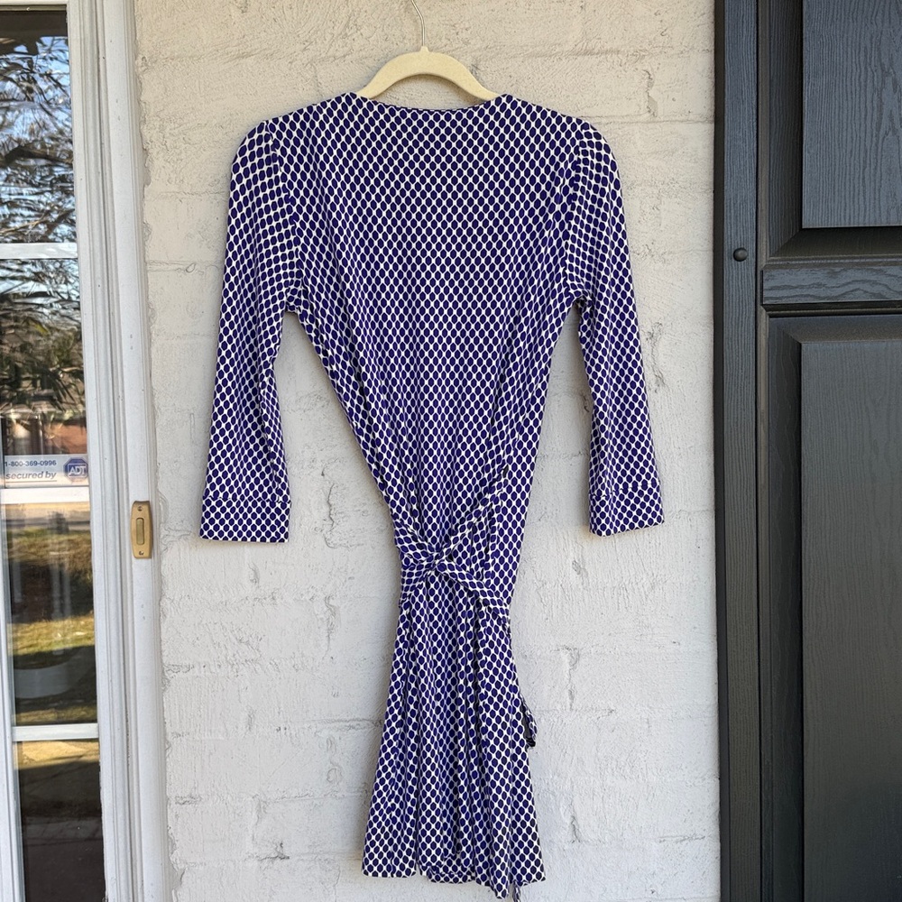 Diane Von Furstenberg “New Julian Two Mini” Blue/White Wrap Dress Size 2 - Picture 6 of 14